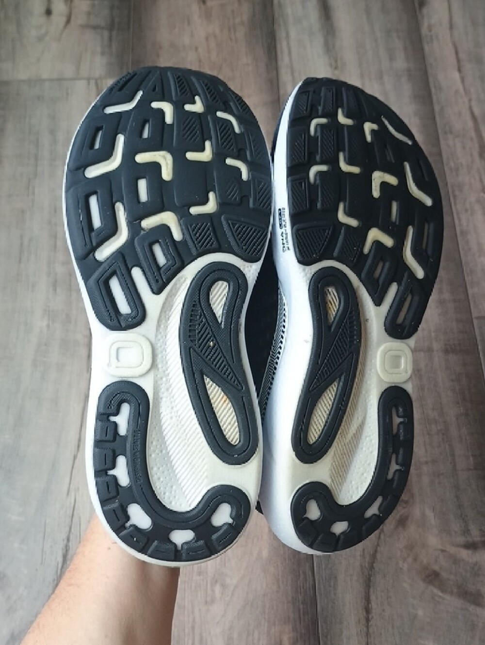 Brooks White and Black Running Shoe - Picture 10 of 13